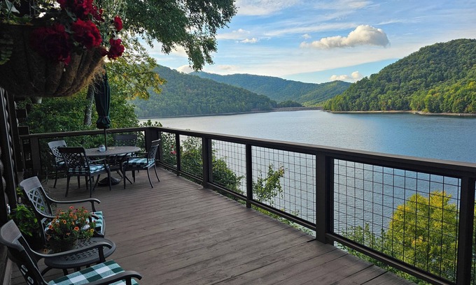 Topton Cabina | The Hemlock Haven at Nantahala Lake