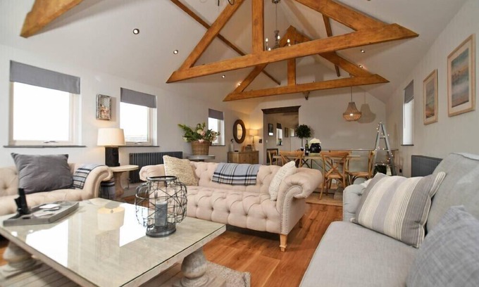 Beadnell Cabaña | THE HEMMEL (BEADNELL), pet friendly, with open fire in Beadnell