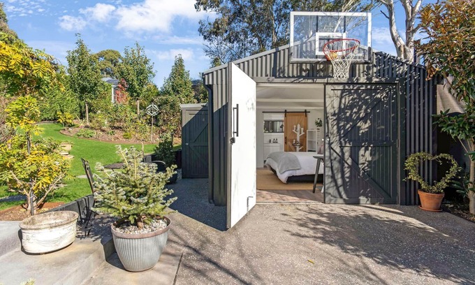 Moss Vale Cabaña | The Hen's Den, Moss Vale
