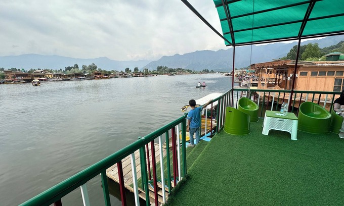 Dal Lake Hotel | The Heritage Safina Group Of Houseboats