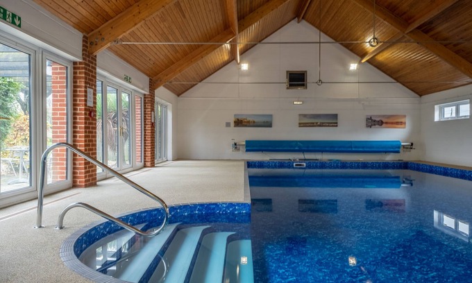 Aldborough Casa | Un agujero perno perfecto para dos con una fabulosa piscina cubierta climatizada disponible para utilizar durante todo el año.