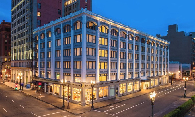 Downtown Portland Hotel | The Hi-Lo, Autograph Collection