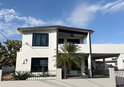 Corrales Casa | The Hibiscus House - King Suite, Terrace, and Pool