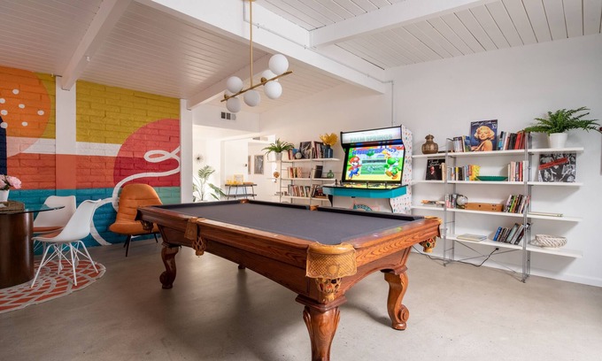 Sunmor Casa | The Hidden Alexander | Mid-Century, Pool, Arcade, Palm Trees, 10 Min to Downtown