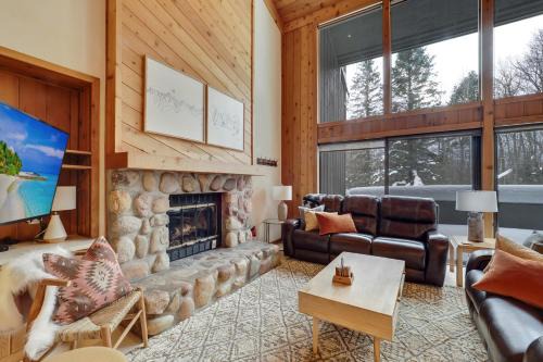 Harbor Springs Casa | The Hidden Chalet