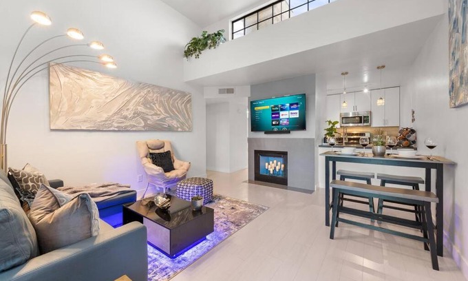 Chandler Apartamento | The Hidden Gem, King bed & Swimming Pool!