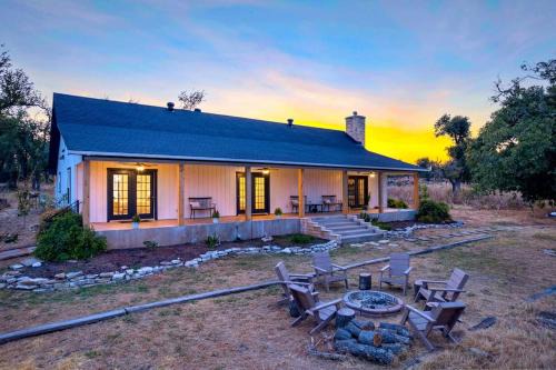 Fredericksburg Casa | The Hidden Tavern House With Private Hot Tub