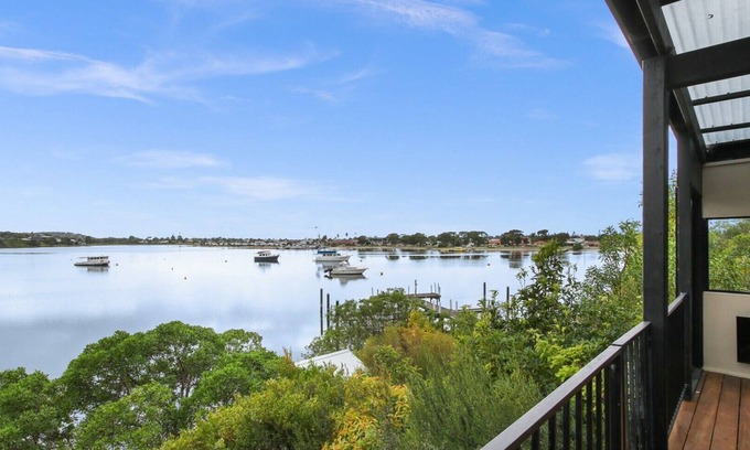 Kalimna Casa | The Hide Away - Lakes Entrance