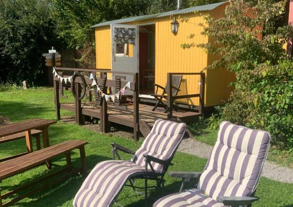 Cowbridge Chalet De Esquí | The Hideaway at Duffryn Mawr Self Catering Cottages