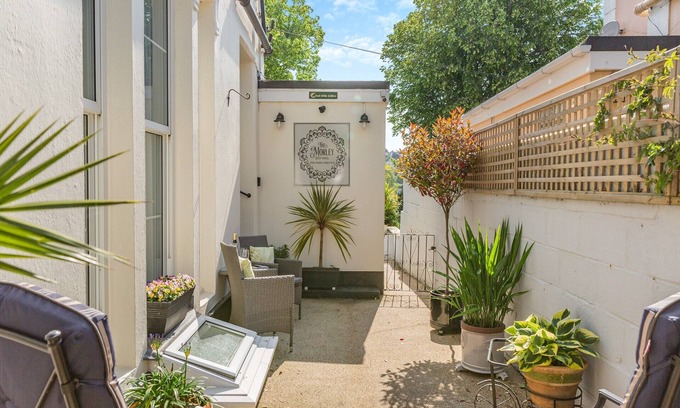 Torquay City Centre Cabaña | The Hideaway at The Morley