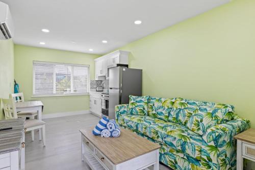 Sanibel Casa | The Hideaway Cottage at Palmview Inn of Sanibel