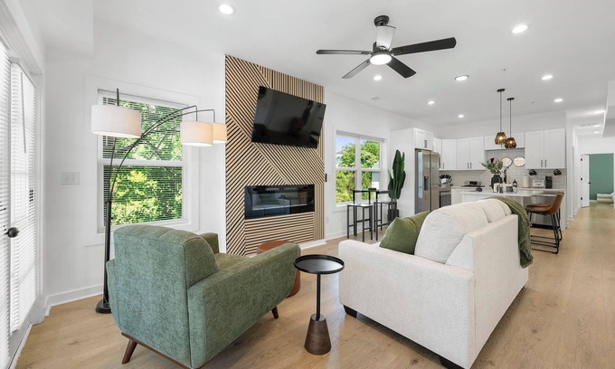 Sylvan Hills Condominio | The Hideaway Haven - 3BD Condo w/ King Bed Suite & Free Gated Parking