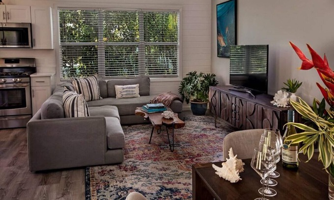 Estate Hull Cabaña | The Hideaway Hull Bay Cottage 8
