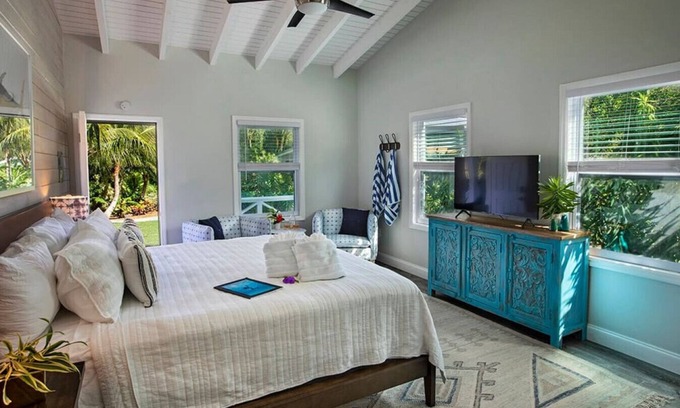 Estate Hull Cabaña | The Hideaway Hull Bay Cottage 4
