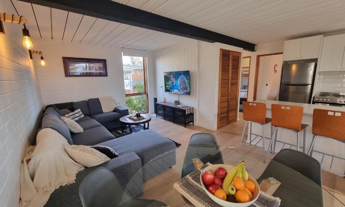 Jindabyne Apartamento | The Hideaway - Lake Views I Ski & Bike Storage I Central Jindabyne I Free WiFi I BBQ I Parking