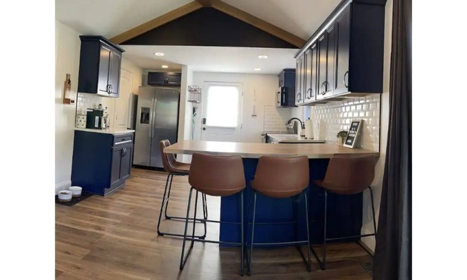 Town of Richmond Cabaña | The Hideaway on Hobart - NEWLY RENOVATED/BRAND NEW
