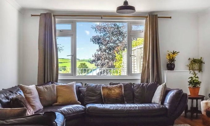 Tregony Apartamento | The Hideaway - Spacious 3 Bedroom Apartment