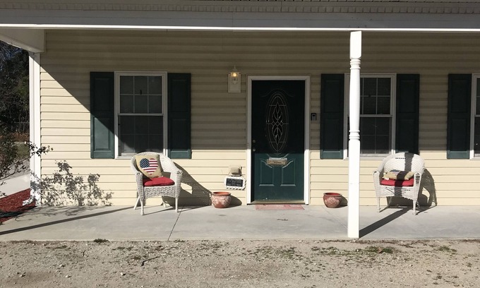 New Bern Casa | Piel de luz de luna ~ Ausente