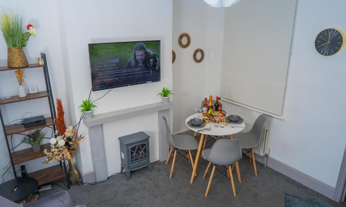 Northampton Apartamento | The Highfield Villa, 5 bedrooms, Northampton Centre, Sleeps 10