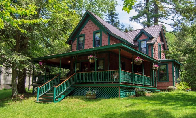 Inlet Casa | The Highland Lodge - 4th Lake Historic, Waterfront Home