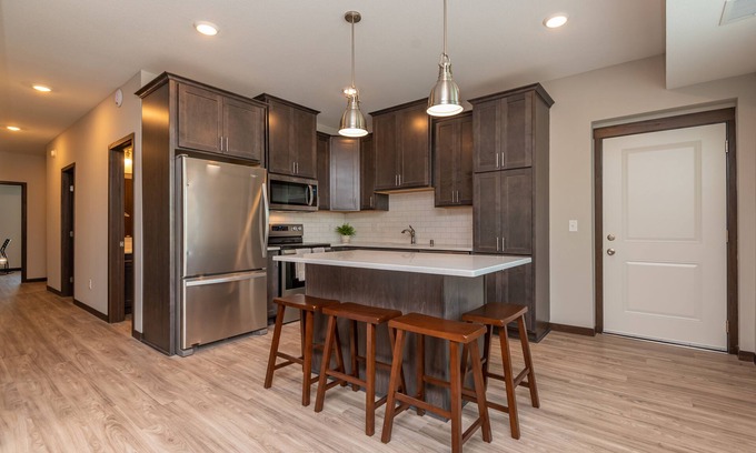 Merriam Park Apartamento | The Highline Apartments 2 Bed/ 2 Bath