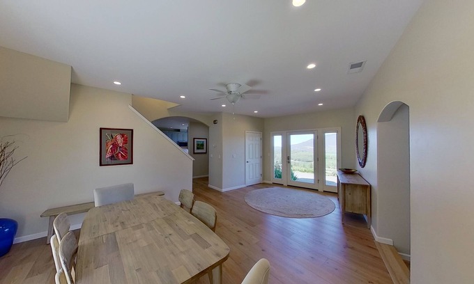 Kelseyville Casa | The Hill House, by Boatique Winery, with breath taking views