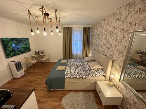 Old Town Apartamento | The Hill Studio - Free Parking & Walk to Old Town
