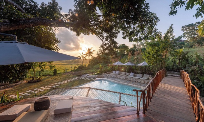 Catangnan Hotel | The Hillside Resort Siargao