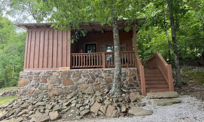 Mountain View Cabina | The Hilltop Cabins - Hunter's