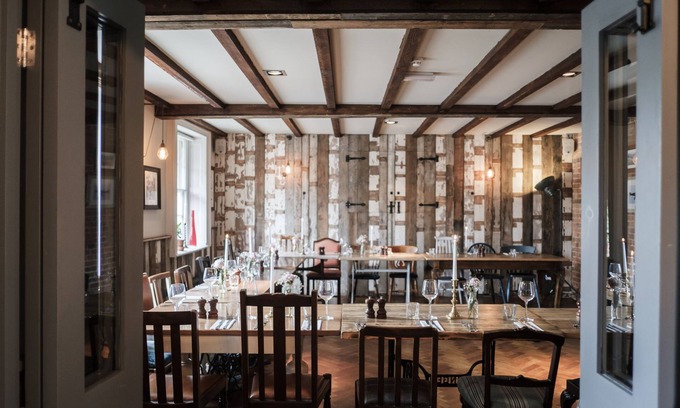 Aldermaston Hotel | The Hind's Head