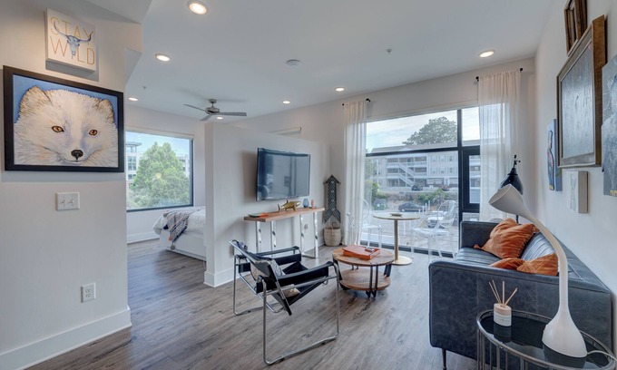 River District Apartamento | The Hive 201 King Suite by BlueStar