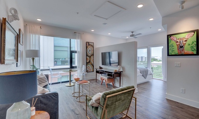 River District Apartamento | The Hive 302 King Balcony by BlueStar