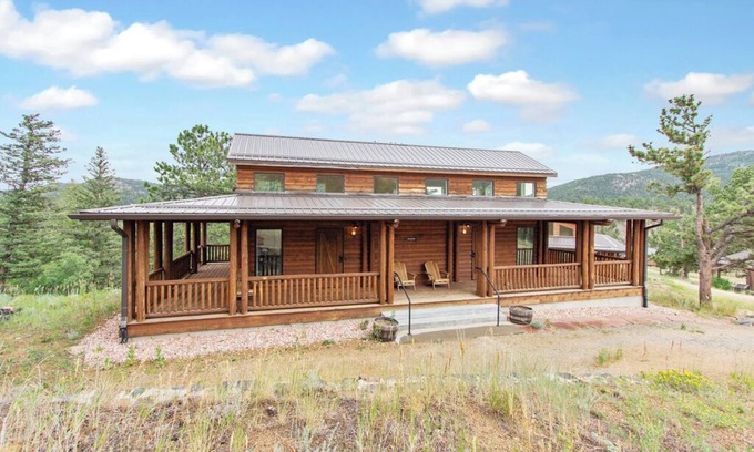 Allenspark Cabina | The Hogan Cabin 3 at Pathways Ranch!