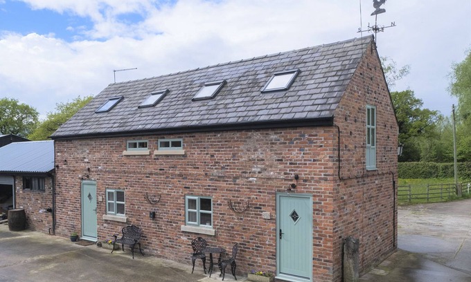 Goostrey Cabaña | The Hoglets (No.2) - a cheshire that sleeps 2 guests in 1 bedroom