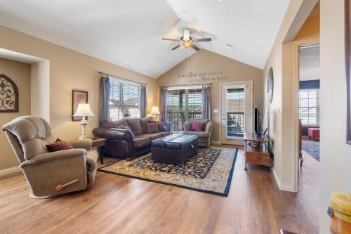 Branson West Casa | The Hogue Penthouse - Unwind and Relax