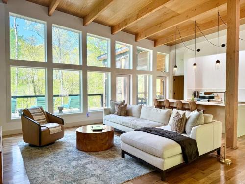 McArthur Casa | The Hollow House