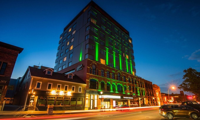Queens Square Hotel | The Holman Grand Hotel