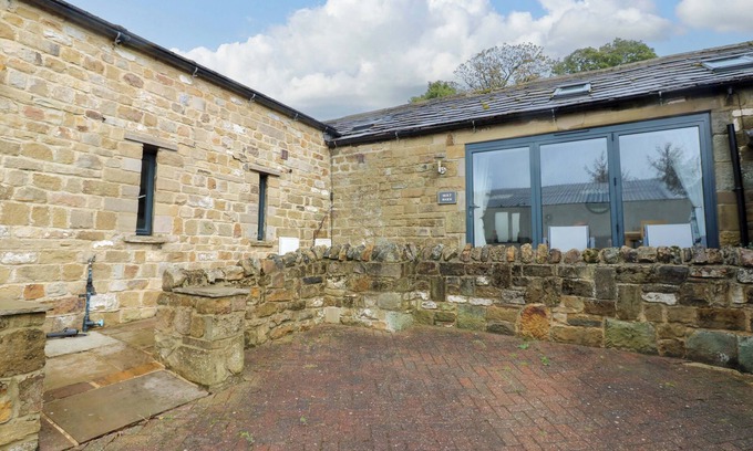 Lofthouse Cabaña | THE HOLT BARN, pet friendly, with a garden in Kirkby Malzeard
