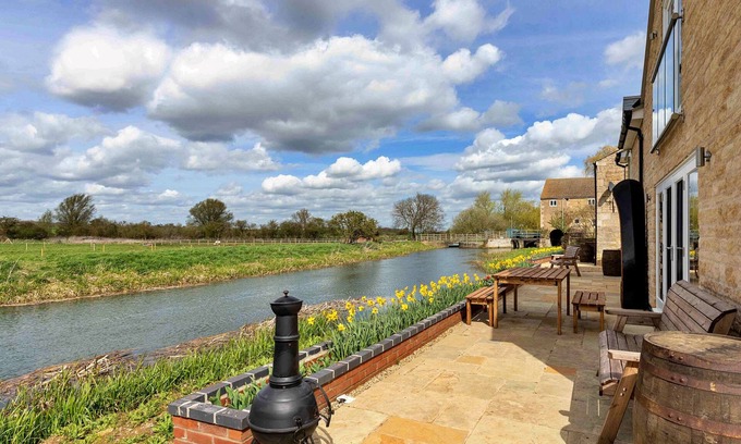Thurlby Casa | The Holt by Interhome