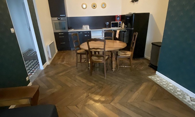 Avallon Apartamento | The Holy Father