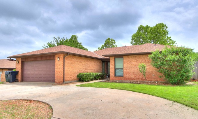 Oklahoma City Casa | The Home of Milk & Honey - Near Mercy & Turnpike