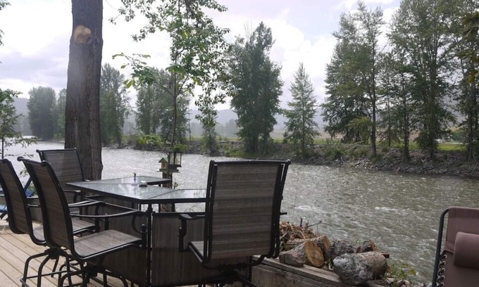 Okanagan-Similkameen Casa | Riverside Cottage en 2 acres de propiedad