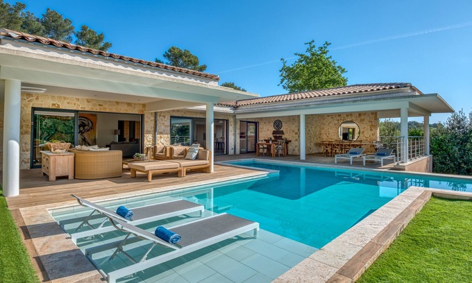 Opio Villa | la villa de miel ..........