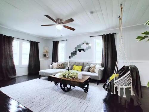 Thomasville Casa | The Honeycomb Haven l 1 Mile to Downtown Thomasville