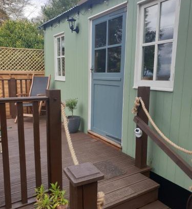 Bromsash Otro | The Honeypot Shepherds Hut