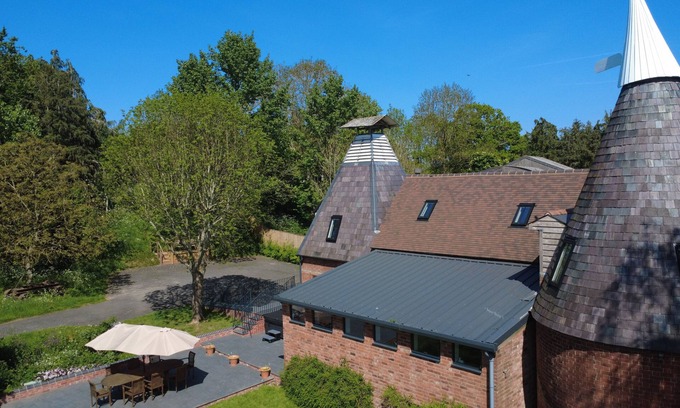 Woolhope Casa | The Hop Kilns - Rural Rustic Charm with Luxurious Modern Comfort