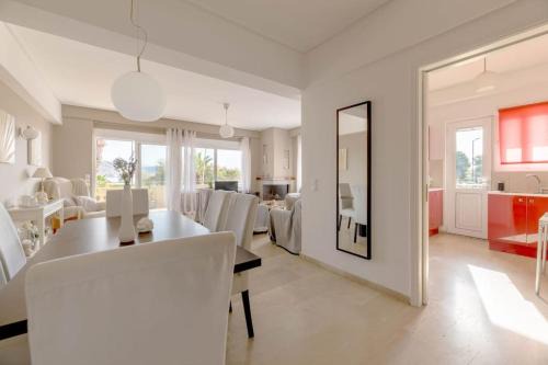 Varkiza Apartamento | The HostMaster Beachside Retreat