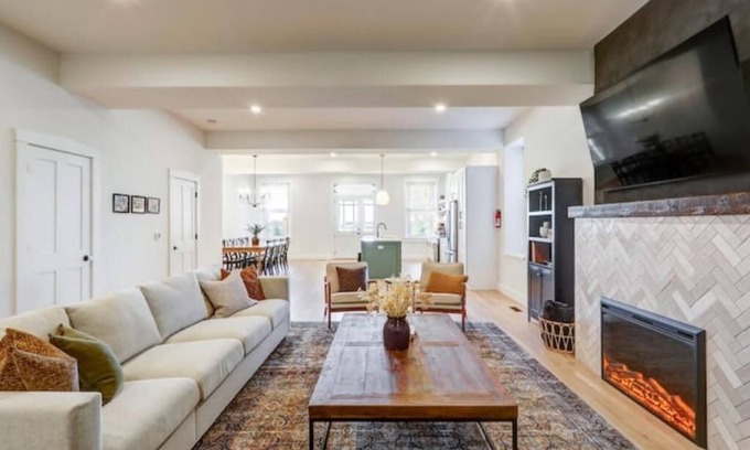 Witmer Casa | The House at Legacy Manor/Close to Sight & Sound & Downtown Lancaster