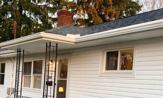 Cuyahoga Falls Casa | The House Hotels - Erie Street 1