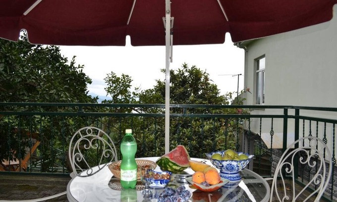 Mtsvane Kontskhi Casa | The house is located by the botanical garden, with access to the Cape Capebeach.